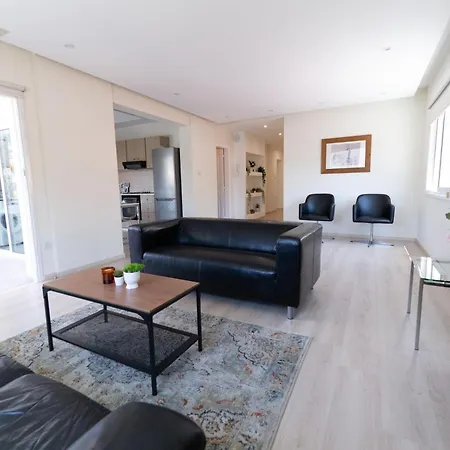 Wealthystays - Olympias 2br Flat Centre Appartamento *